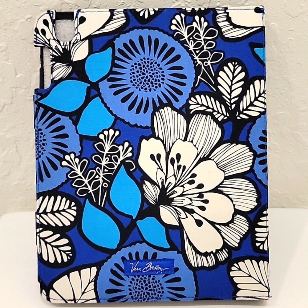 NWOT VERA BRADLEY blue bayou neoprint iPad/tablet hard case
